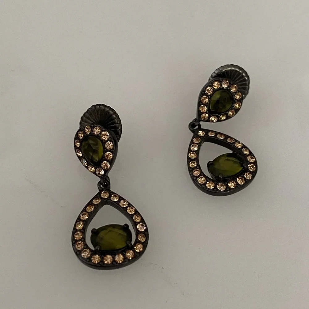 Ellen Tracy Necklace & Earring Set lovely‎ Unique